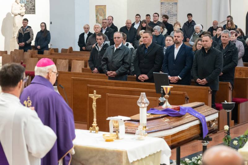 2025_10_27_gyurosovics temetes_13.jpg 2025_10_27_gyurosovics temetes_13.jpg